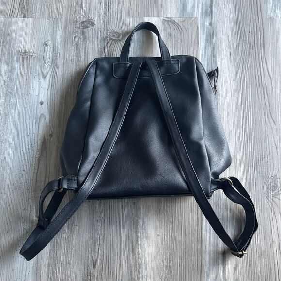 Vegan Leather Three Pocket Zipper Backpack Medium Sized With Adjustable Straps - Picture 4 of 12